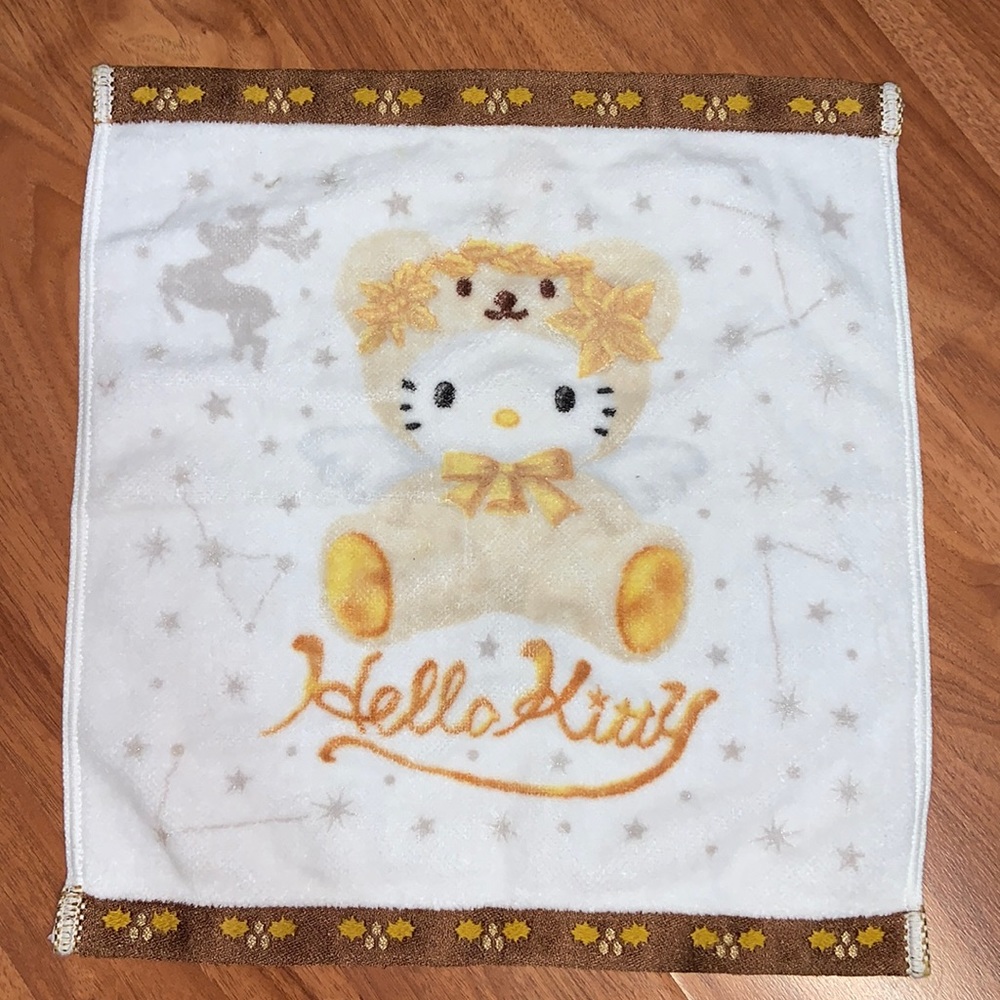 Hello Kitty Holiday Face / Hand Towel